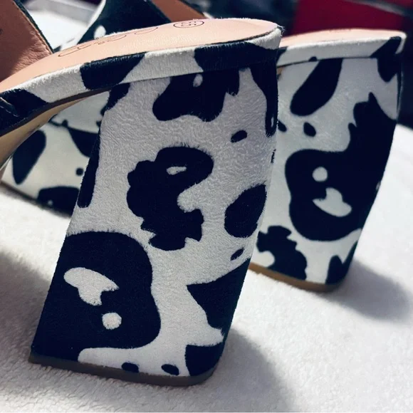 Brand New Amazing Holstein Cow Style Heels By MATA - Size 5.5 - box 16 - Picture 7 of 7